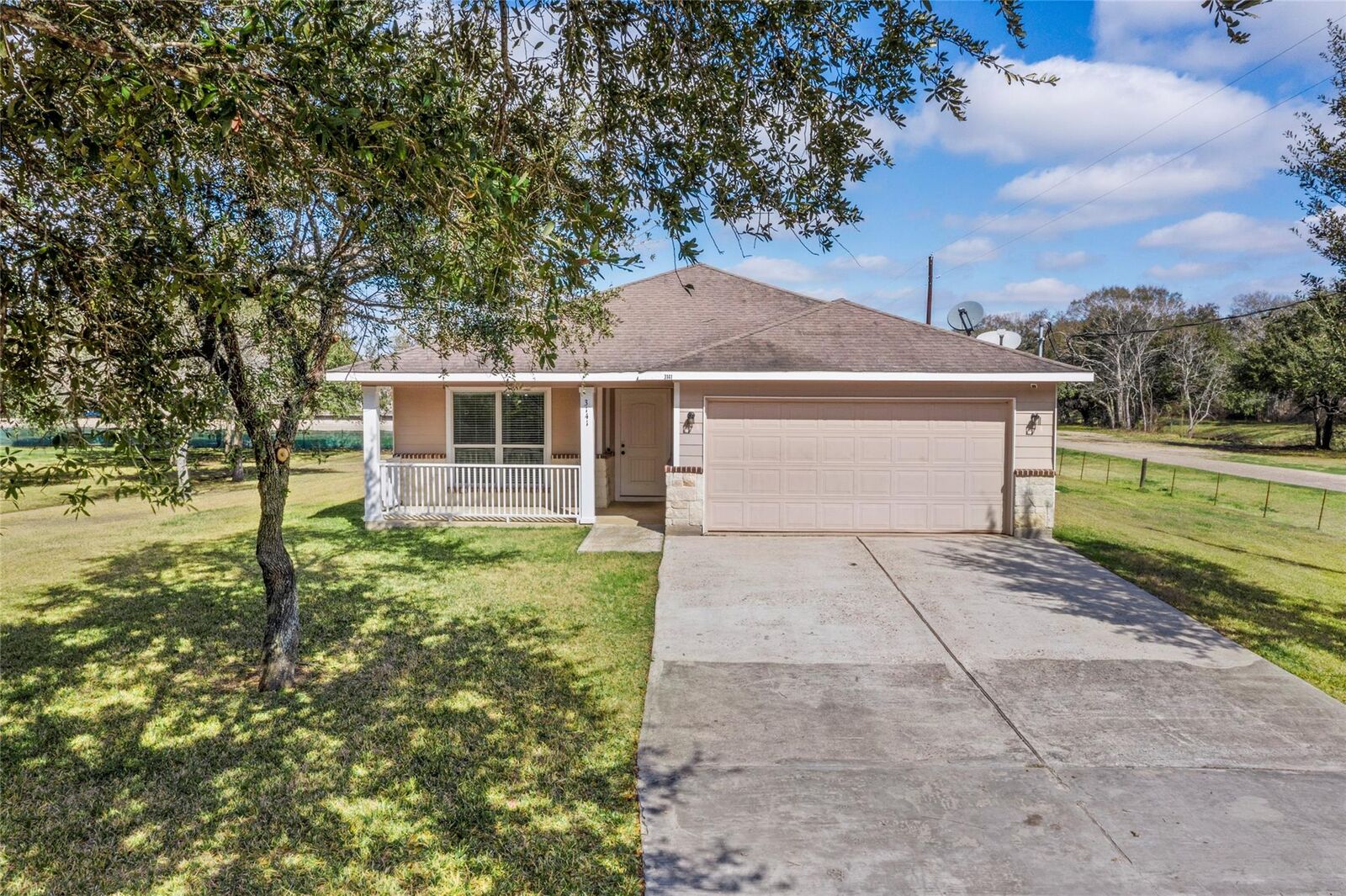 Property Photo: 3141 Cr 81 TX 77583