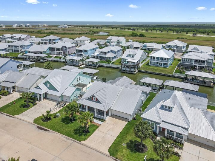 Property Photo:  5125 Allen Cay Drive  TX 77590 