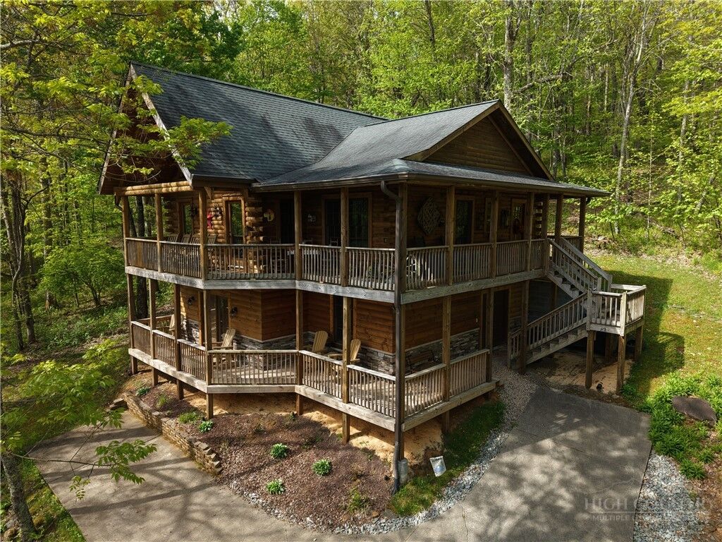 Property Photo: 3043 Junaluska Road NC 28607