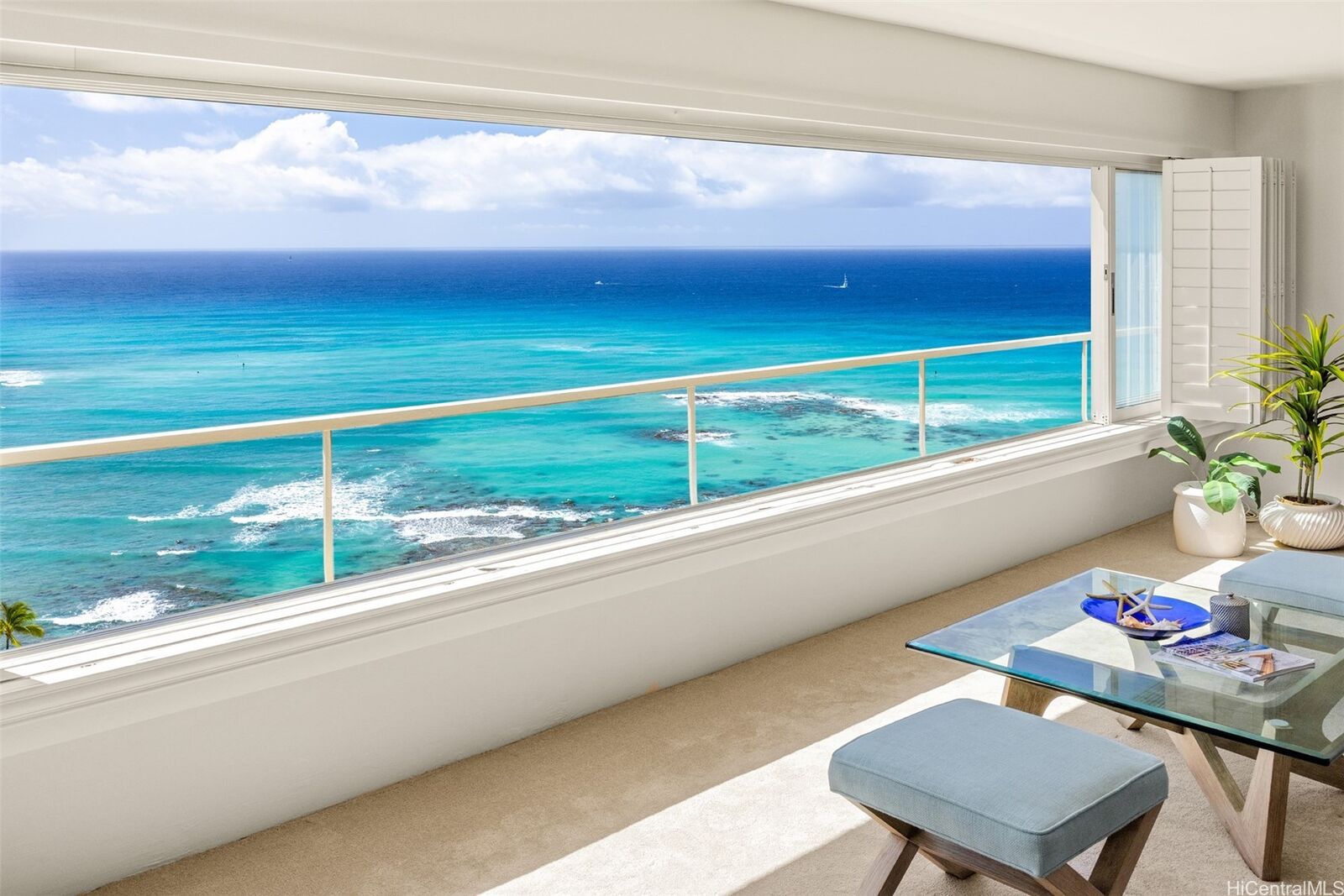 Property Photo: 2895 Kalakaua Avenue Ph5 HI 96815