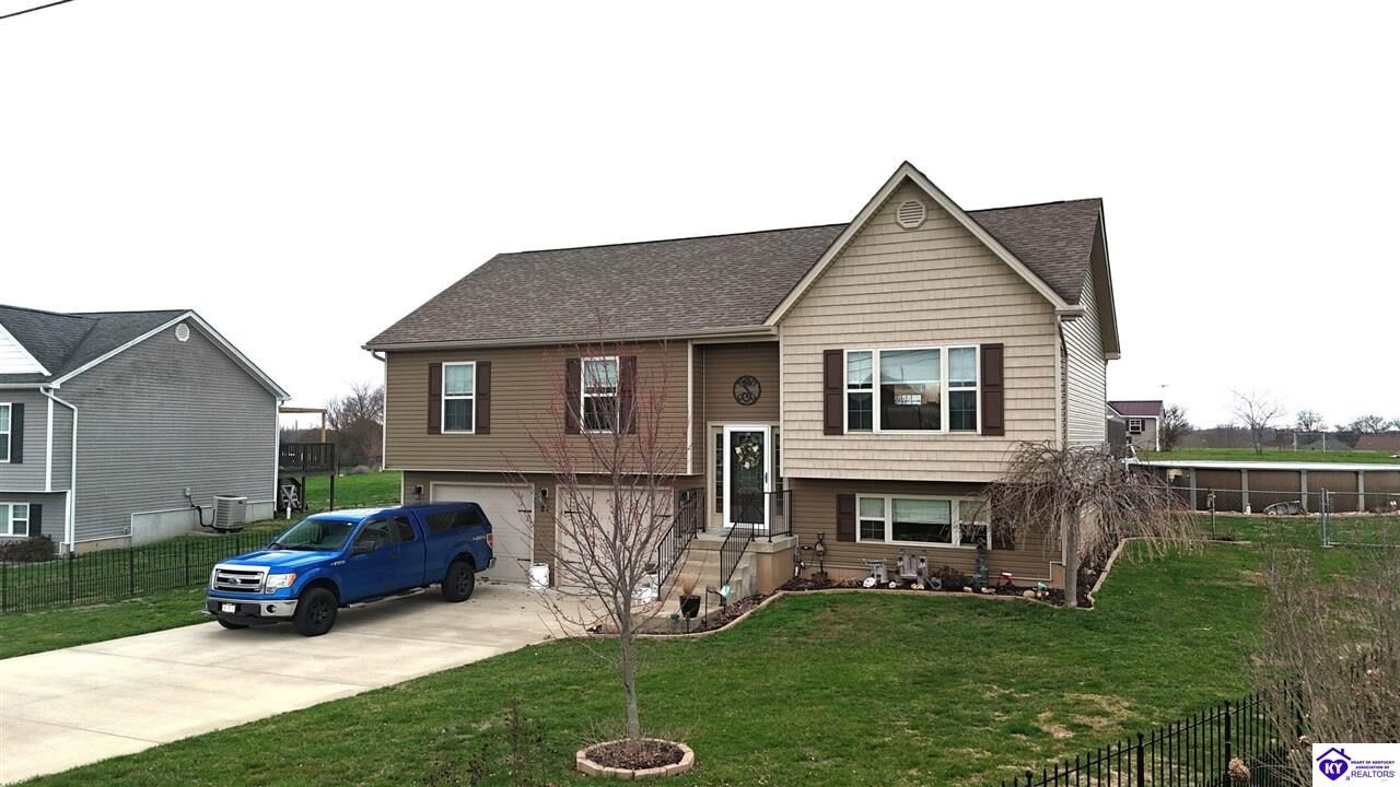 Property Photo:  27 Reins Court  KY 42701 