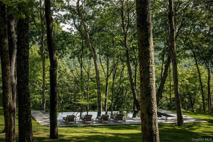 Property Photo:  55 Nordic Drive  NY 12498 