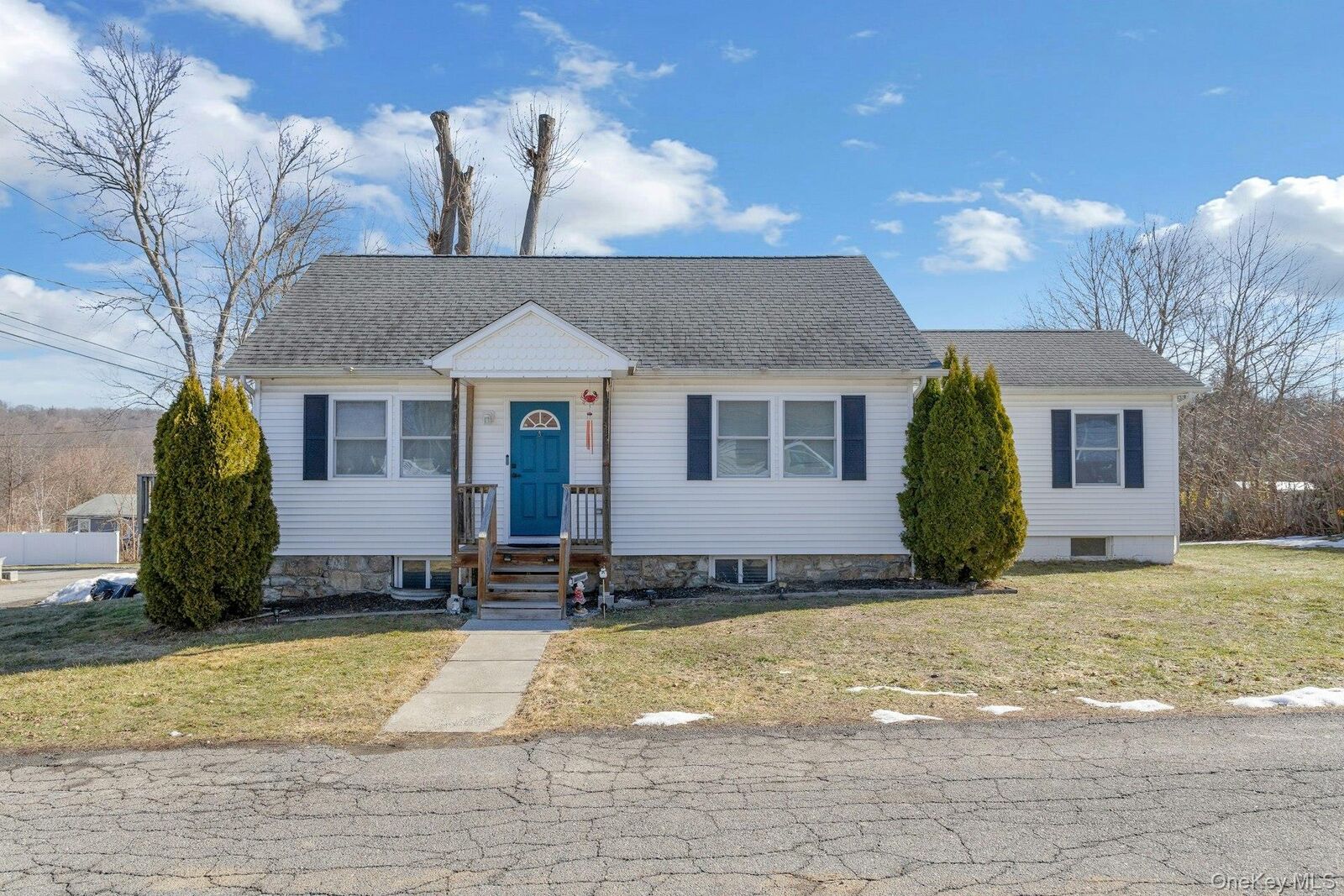 Property Photo:  34 Ashburton Road  NY 10512 