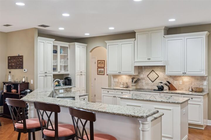 Property Photo: 2460 Cedar Knoll Drive FL 32712