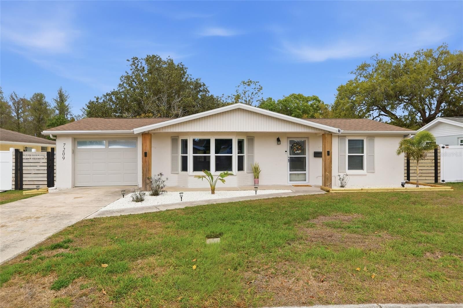 Property Photo: 7209 Magnolia Valley Drive FL 34653