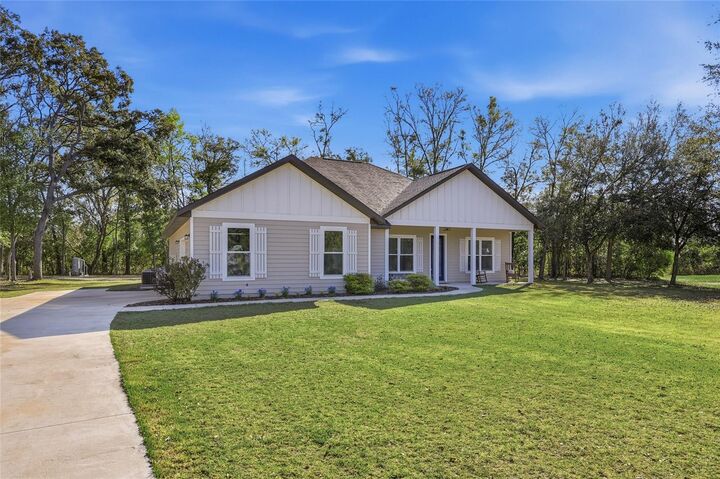 Property Photo:  8920 NE 8th Place  FL 32643 