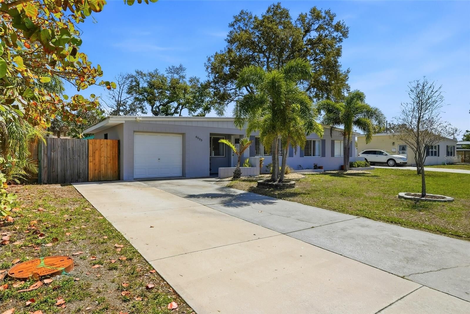Property Photo: 6535 10th Street N FL 33702