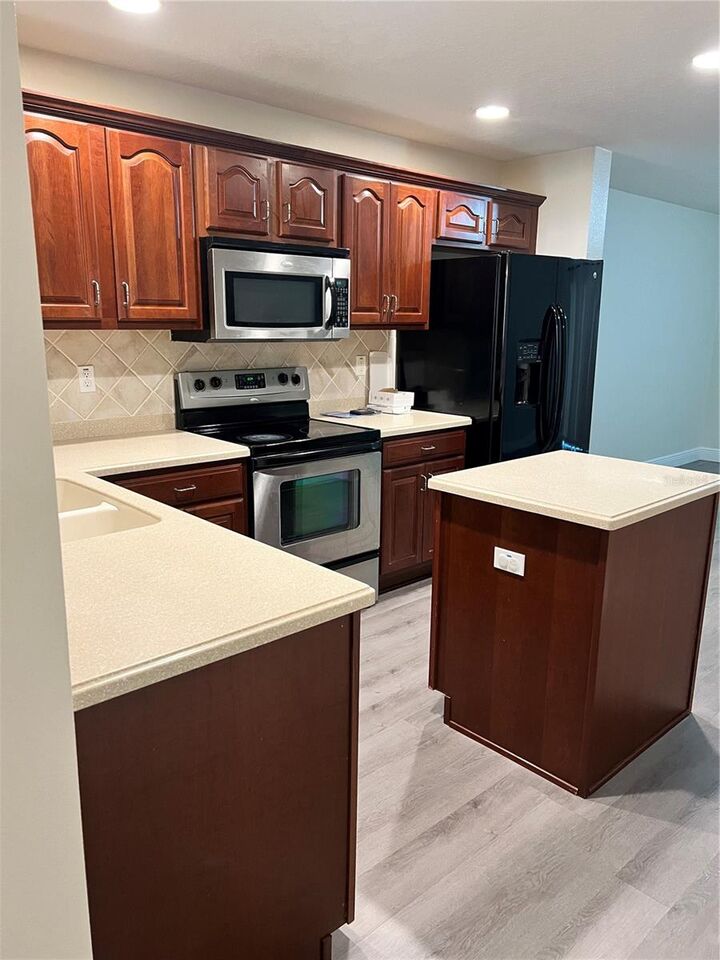 Property Photo:  8112 Silent Creek Drive  FL 33615 