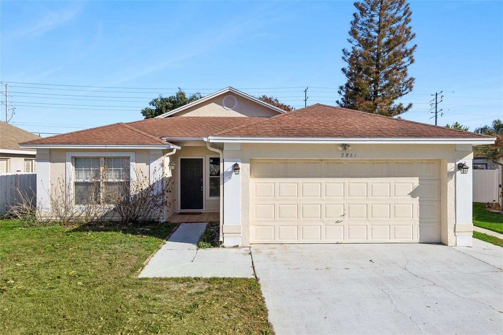 Property Photo: 3861 Bentford Court FL 32817