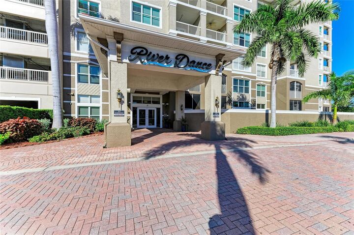 Property Photo: 808 3rd Avenue W 311 FL 34205