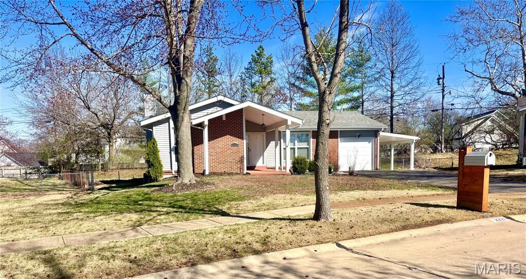 Property Photo:  2221 Bentley Manor Drive  MO 63026 