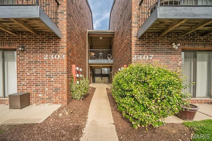 Property Photo:  2303 Kratky Road B  MO 63114 