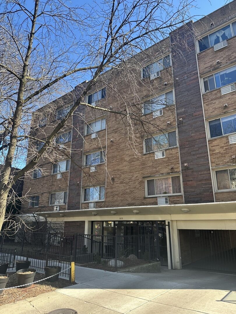 Property Photo:  1415 W Lunt Avenue 408  IL 60626 