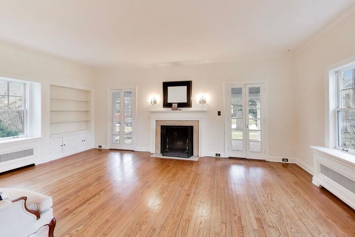 Property Photo:  100 Arthur Street  IL 60068 