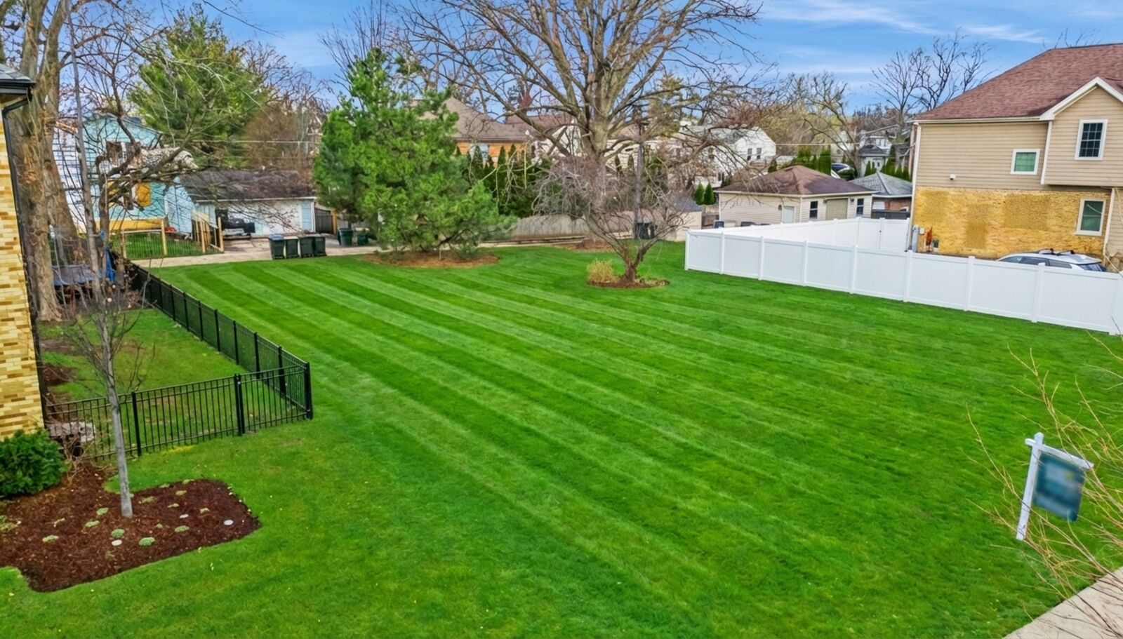 Property Photo: 916 Cleveland Avenue IL 60068