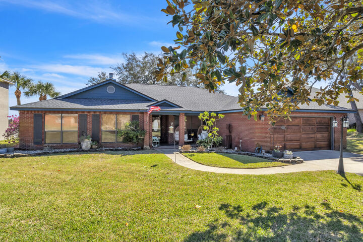Property Photo:  2017 Jessica Way  FL 32566 