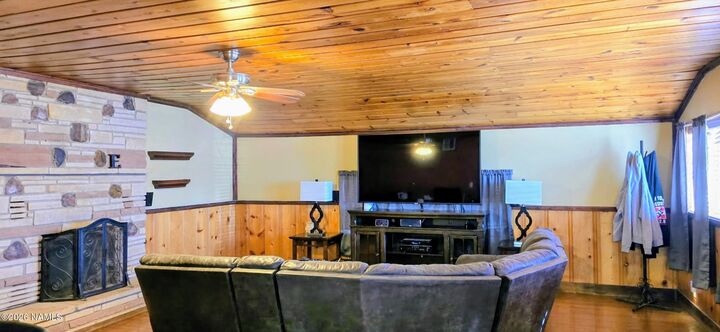 Property Photo:  413 N Cottonwood Avenue  AZ 86047 