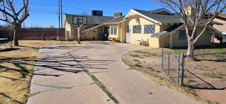 Property Photo:  413 N Cottonwood Avenue  AZ 86047 