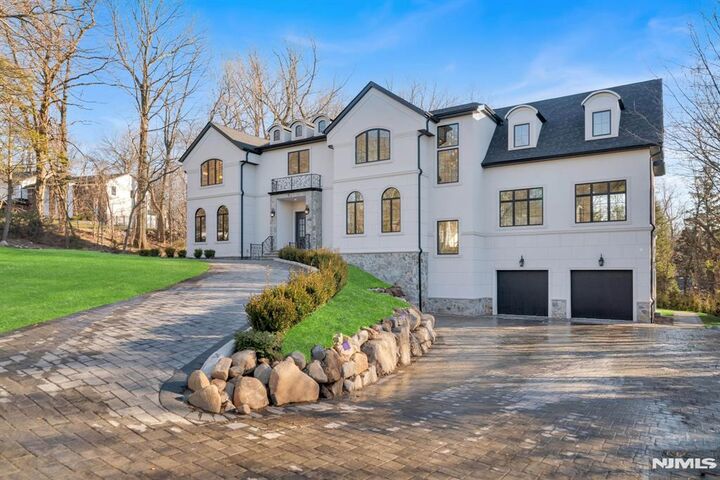 Property Photo:  28 Ellens Way  NJ 07620 