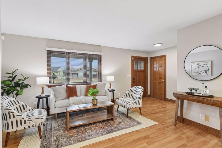 Property Photo:  2810 Aquila Avenue S  MN 55426 