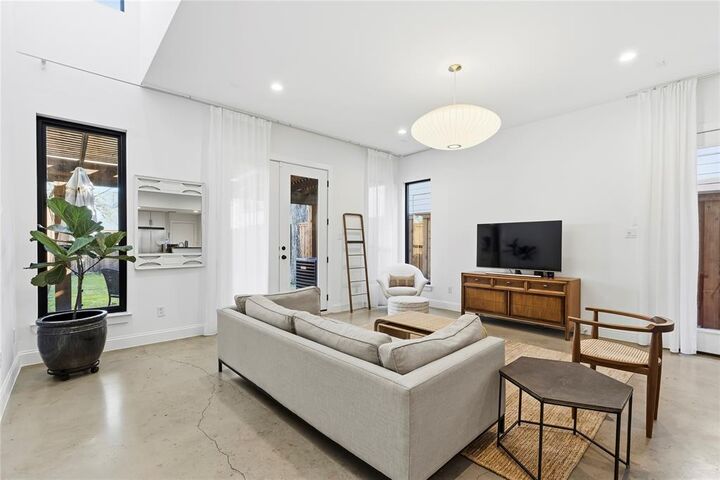 Property Photo:  5004 Mission Avenue  TX 75206 