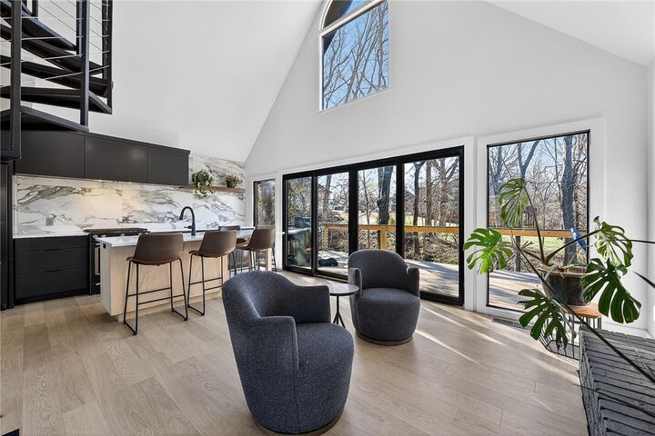 Property Photo: 1701 NW 3rd Street AR 72712