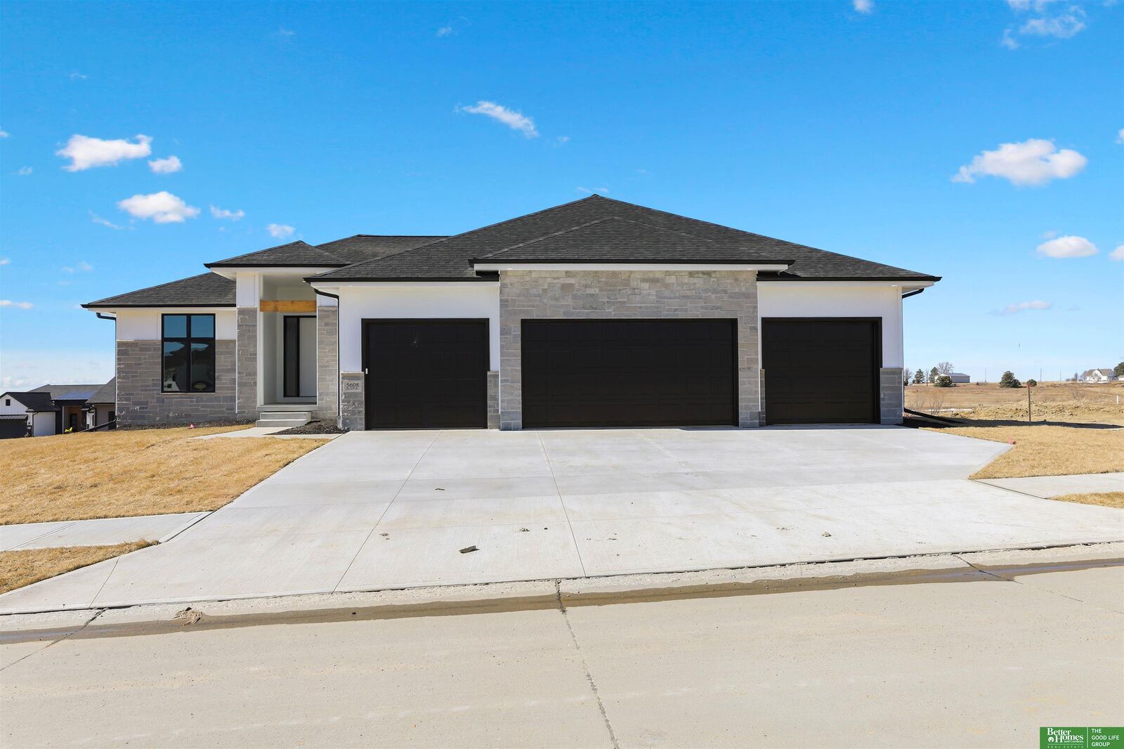 Property Photo:  5608 N 213th Street  NE 68022 