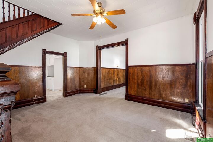 Property Photo: 225 N 4th Street NE 68002