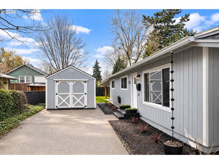 Property Photo:  2617 N Argyle St  OR 97217 