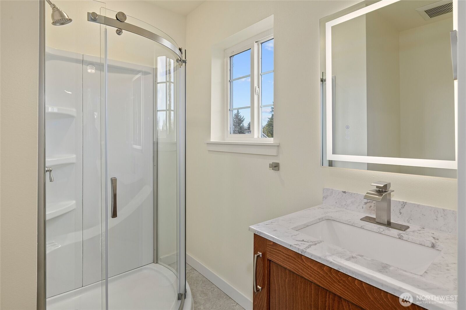 Property Photo:  607 N Kittitas Street  WA 98926 