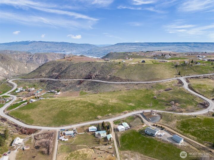 Property Photo:  5 Nna  Wheeler Hill Road Lot E  WA 98801 