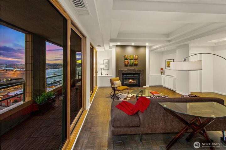 Property Photo:  1107  1st Avenue 2002  WA 98101 