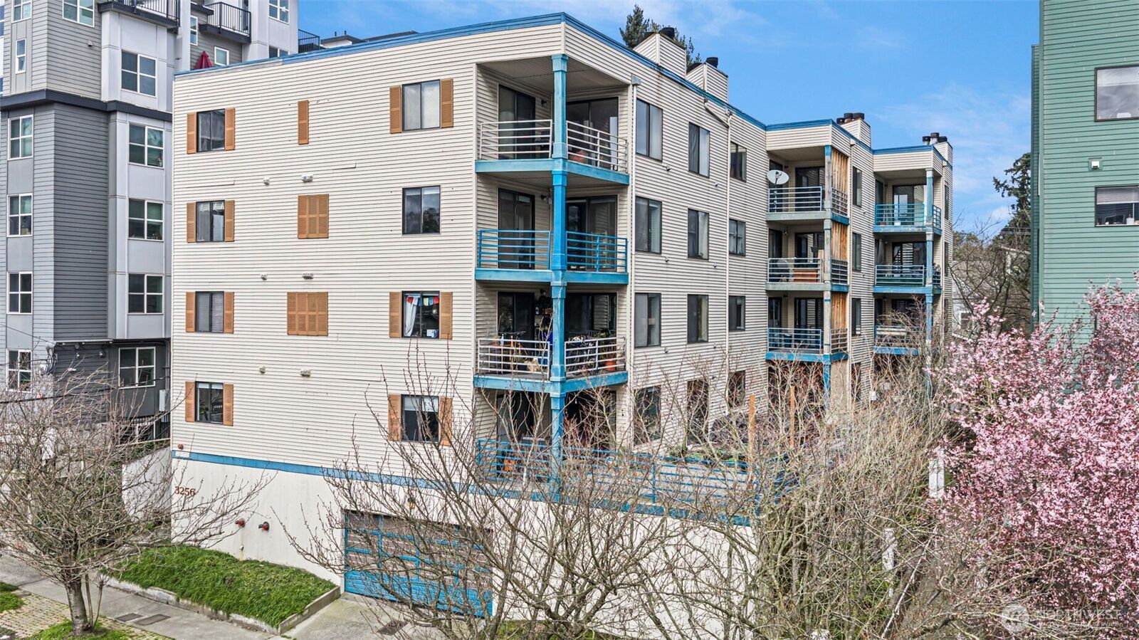 Property Photo:  3256 SW Avalon Way 203  WA 98126 