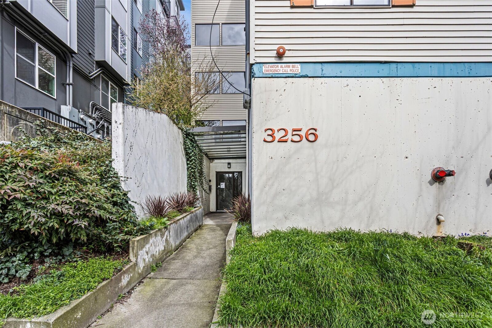 Property Photo:  3256 SW Avalon Way 203  WA 98126 