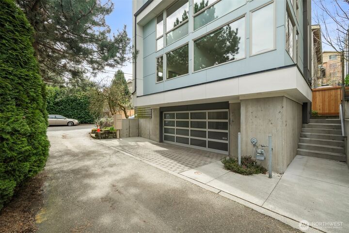 Property Photo:  1810  23rd Avenue A  WA 98122 