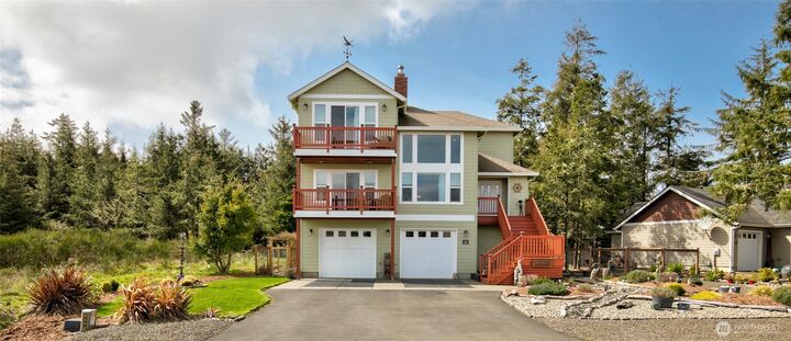 Property Photo:  125  Sunrise Avenue SE  WA 98569 