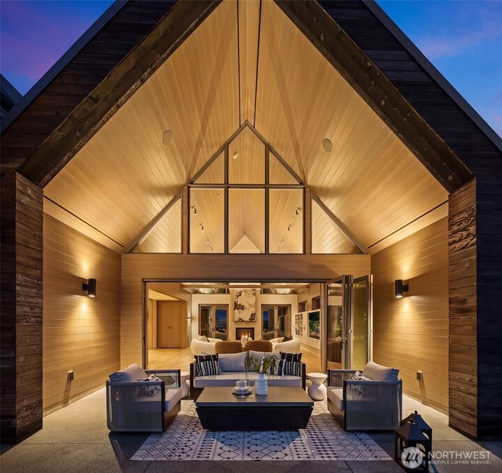 Property Photo:  1796  Harrison Way NE  WA 98029 