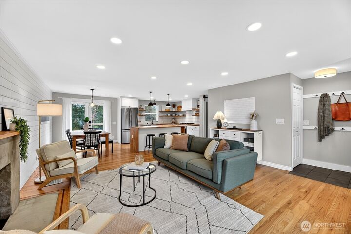 Property Photo:  22207  54th Avenue W  WA 98043 