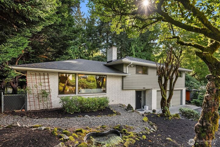 Property Photo: 1711 NE 104th Street WA 98125