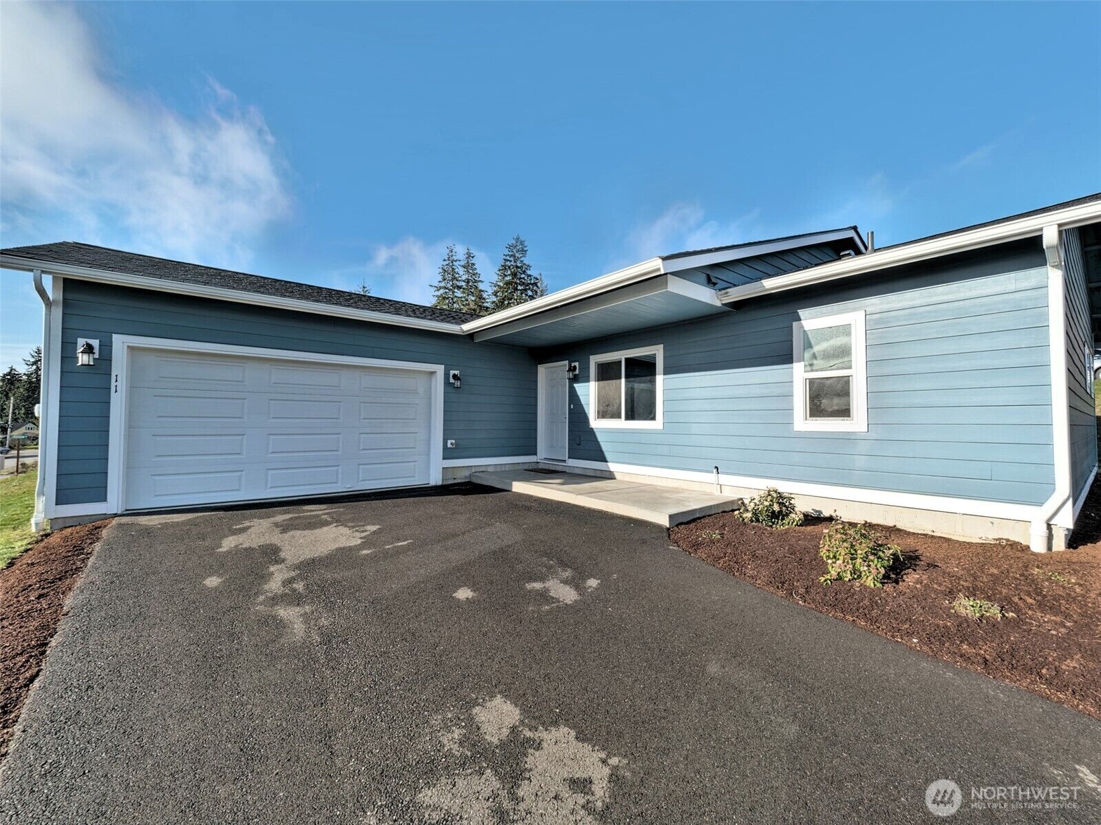 Property Photo:  11 E Eberhart Lane  WA 98524 