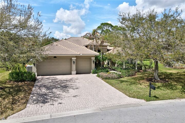 Property Photo: 515 Pittman Avenue FL 32968