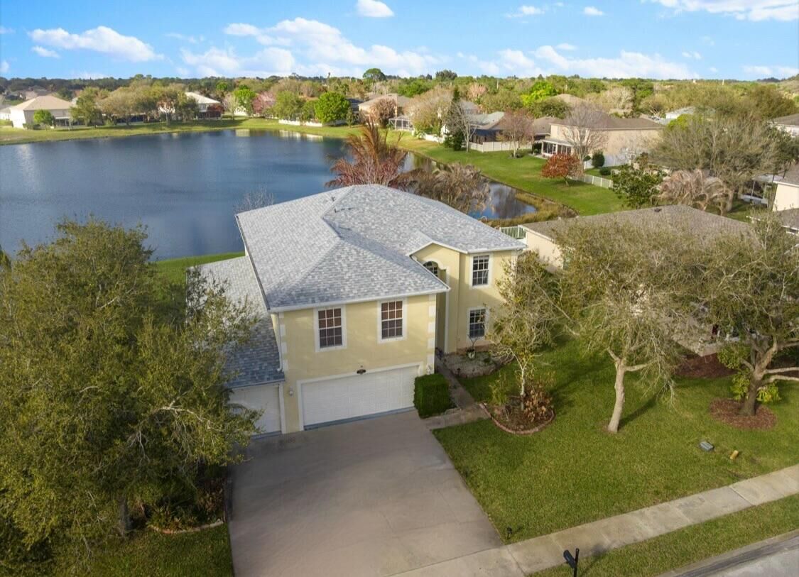 Property Photo: 6052 Ridge Lake Circle FL 32967