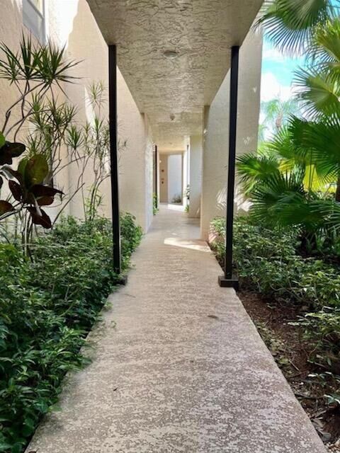 Property Photo:  7472 La Paz Boulevard 103  FL 33433 