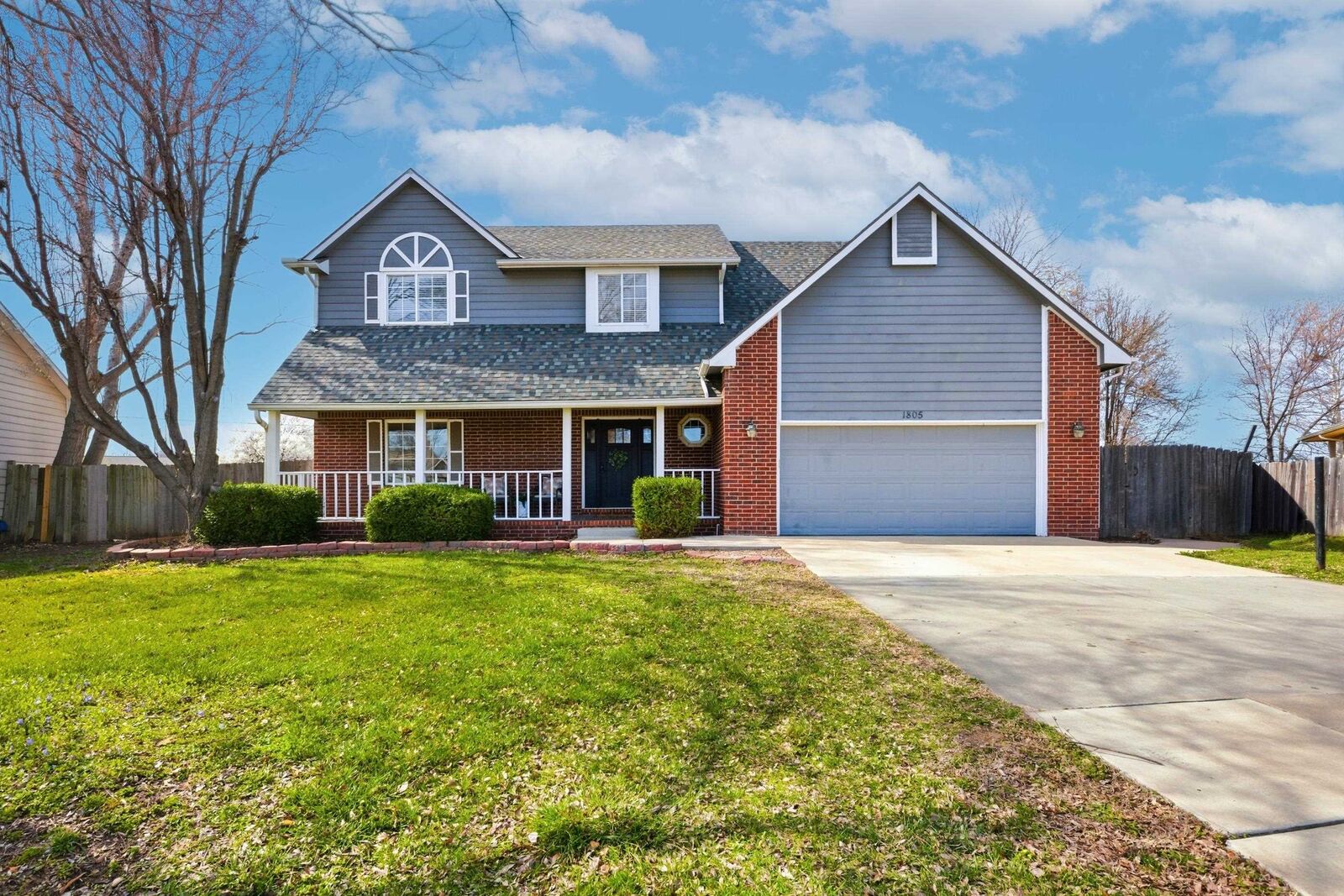 Property Photo:  1805 S Hoyt Cir  KS 67207 