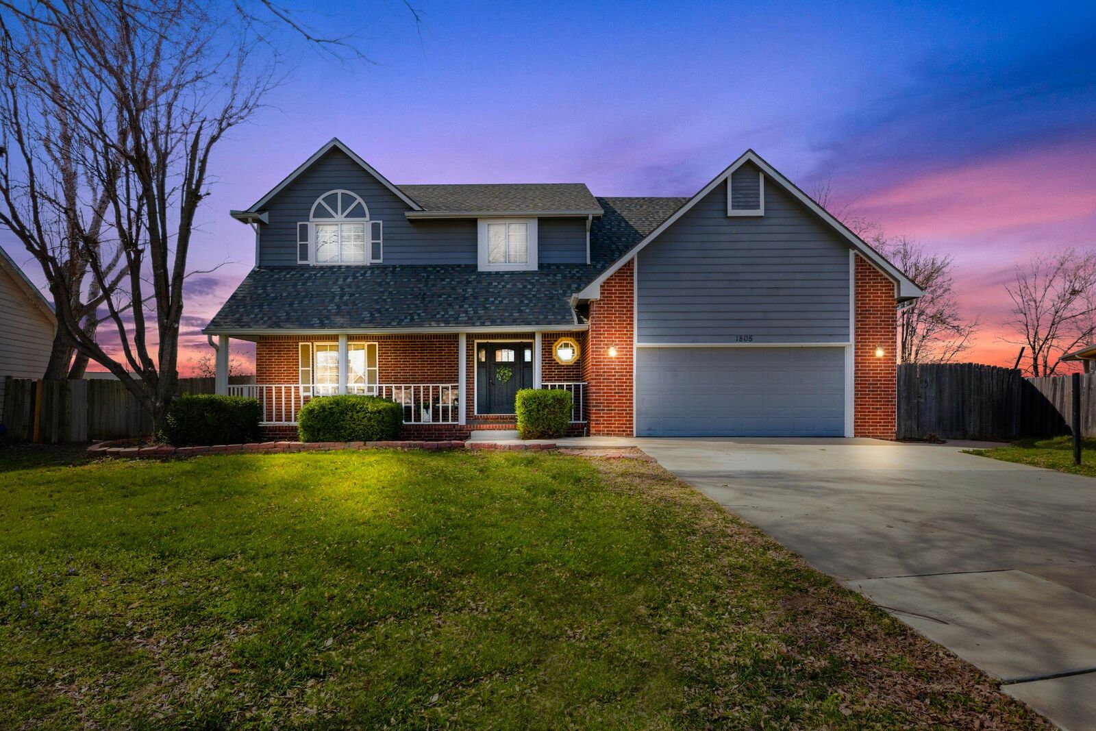 Property Photo: 1805 S Hoyt Cir KS 67207