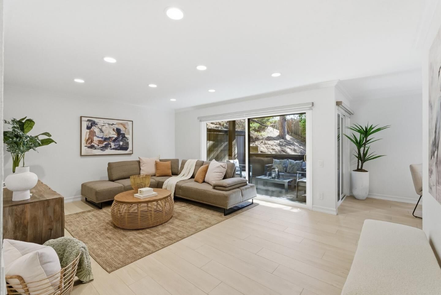 Property Photo:  3335 La Mesa Drive 4  CA 94070 