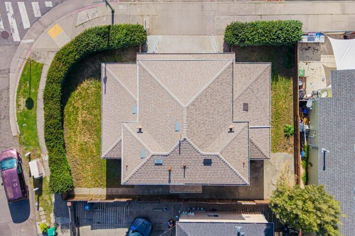 Property Photo:  7876 Bancroft Avenue  CA 94605 