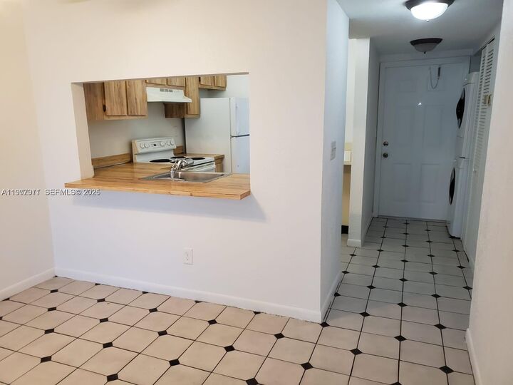 Property Photo:  10456 NW 10th St 105  FL 33026 