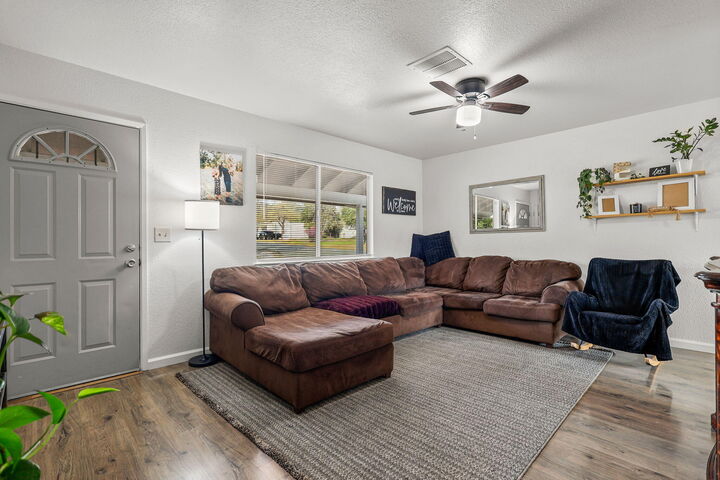 Property Photo: 17741 Toyon Avenue CA 96019