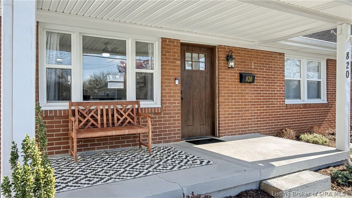 Property Photo:  820 Watt Street  IN 47130 
